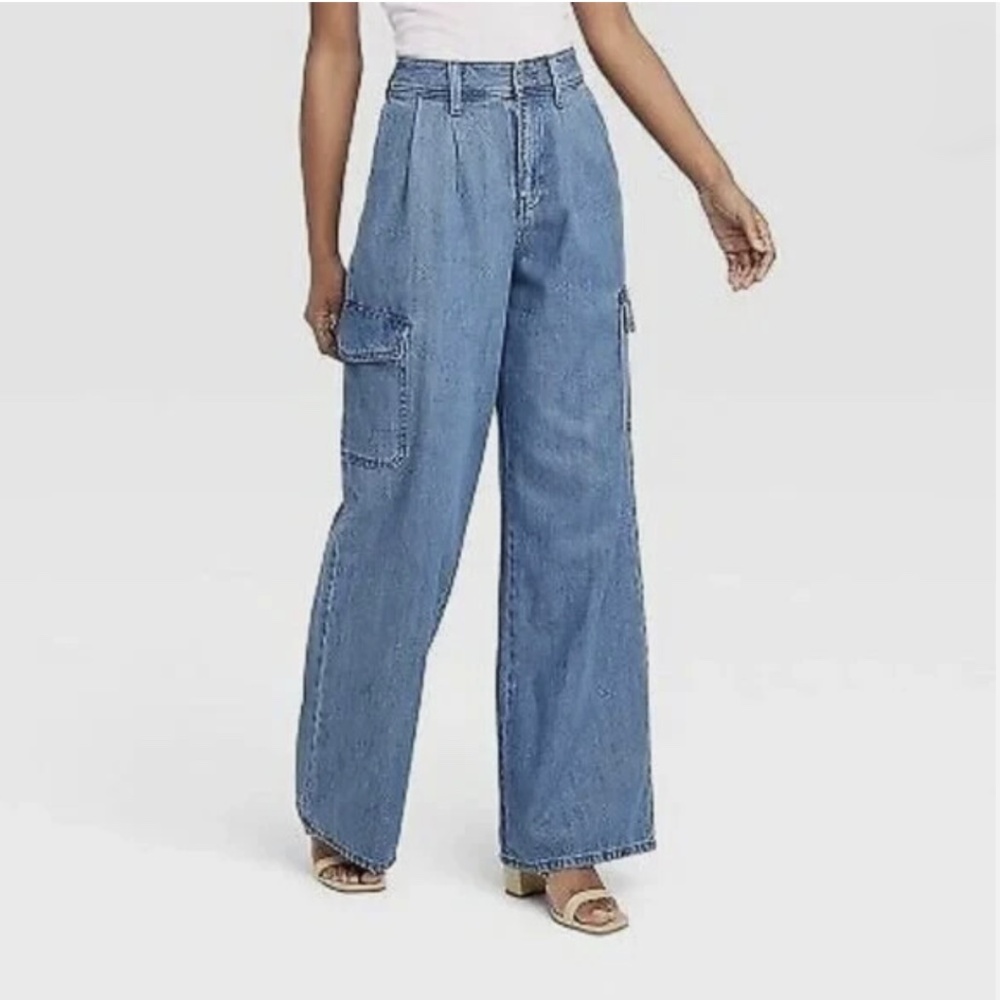 Universal Thread High Waisted - Wide Leg Denim Jeans with Cargo Pockets Size 12